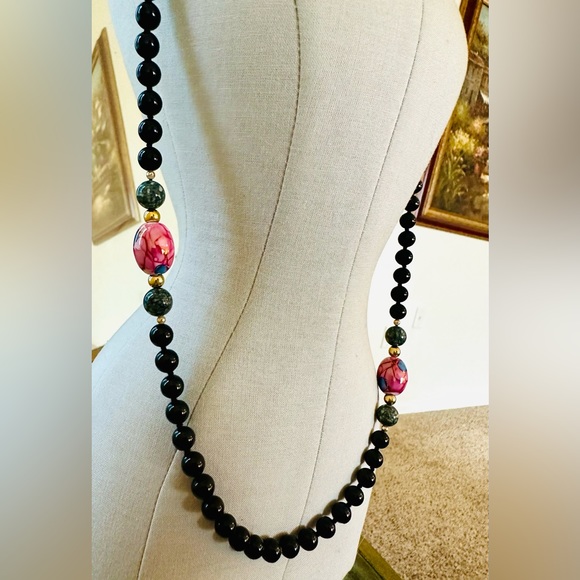 Vintage Black Onyx Bead Necklace - Picture 5 of 13